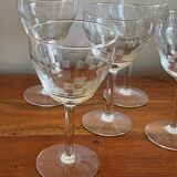 5 glasses with feet in square engraved glass pattern