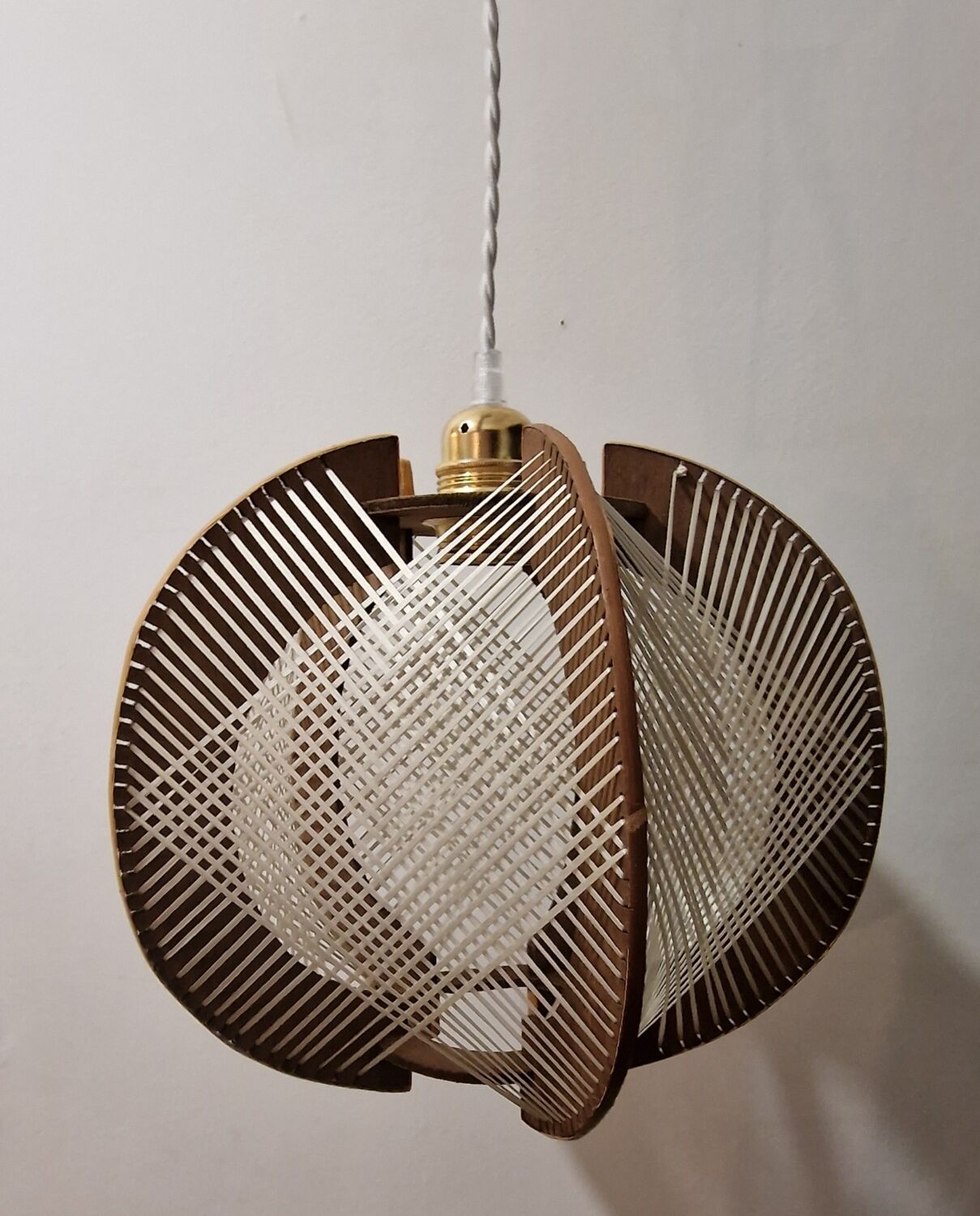 Scandinavian woven suspension lamp