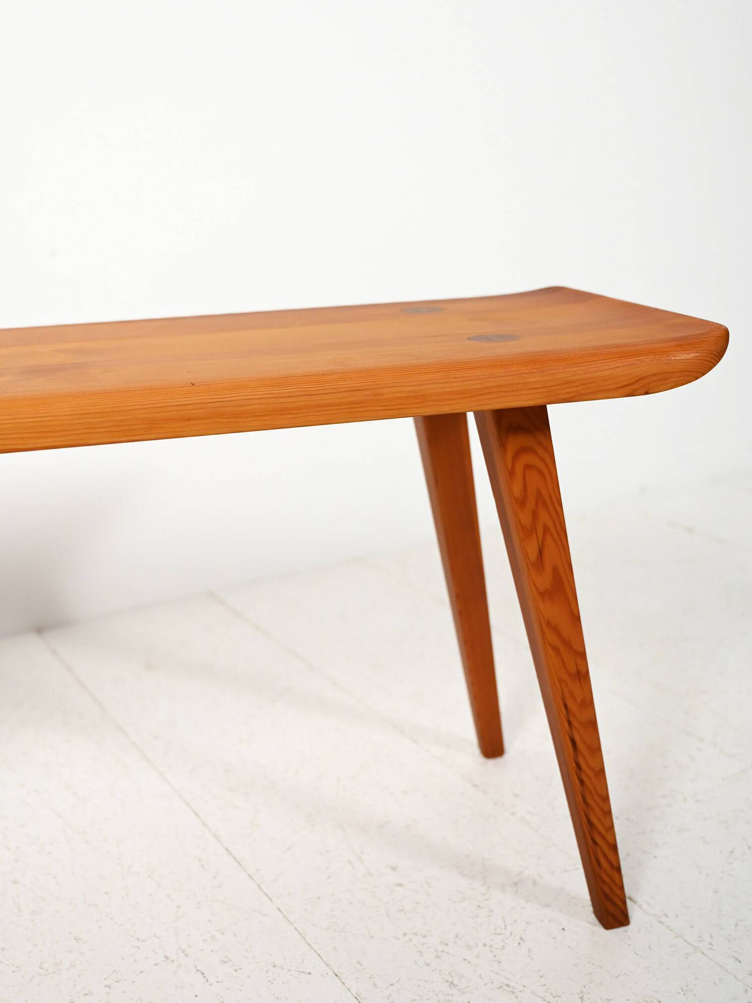 Banc en pin 'Visingsö' par Malmsten