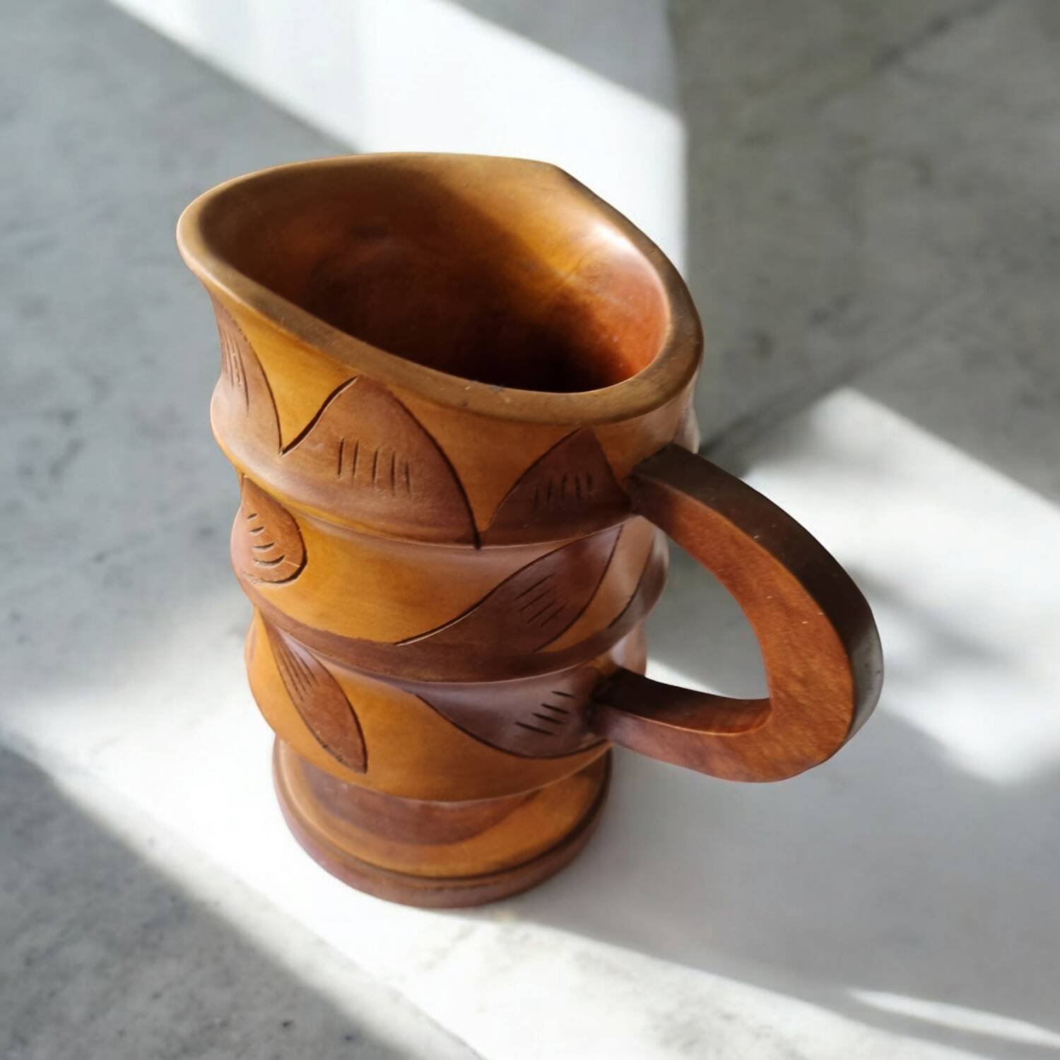 Solid wood vase pot