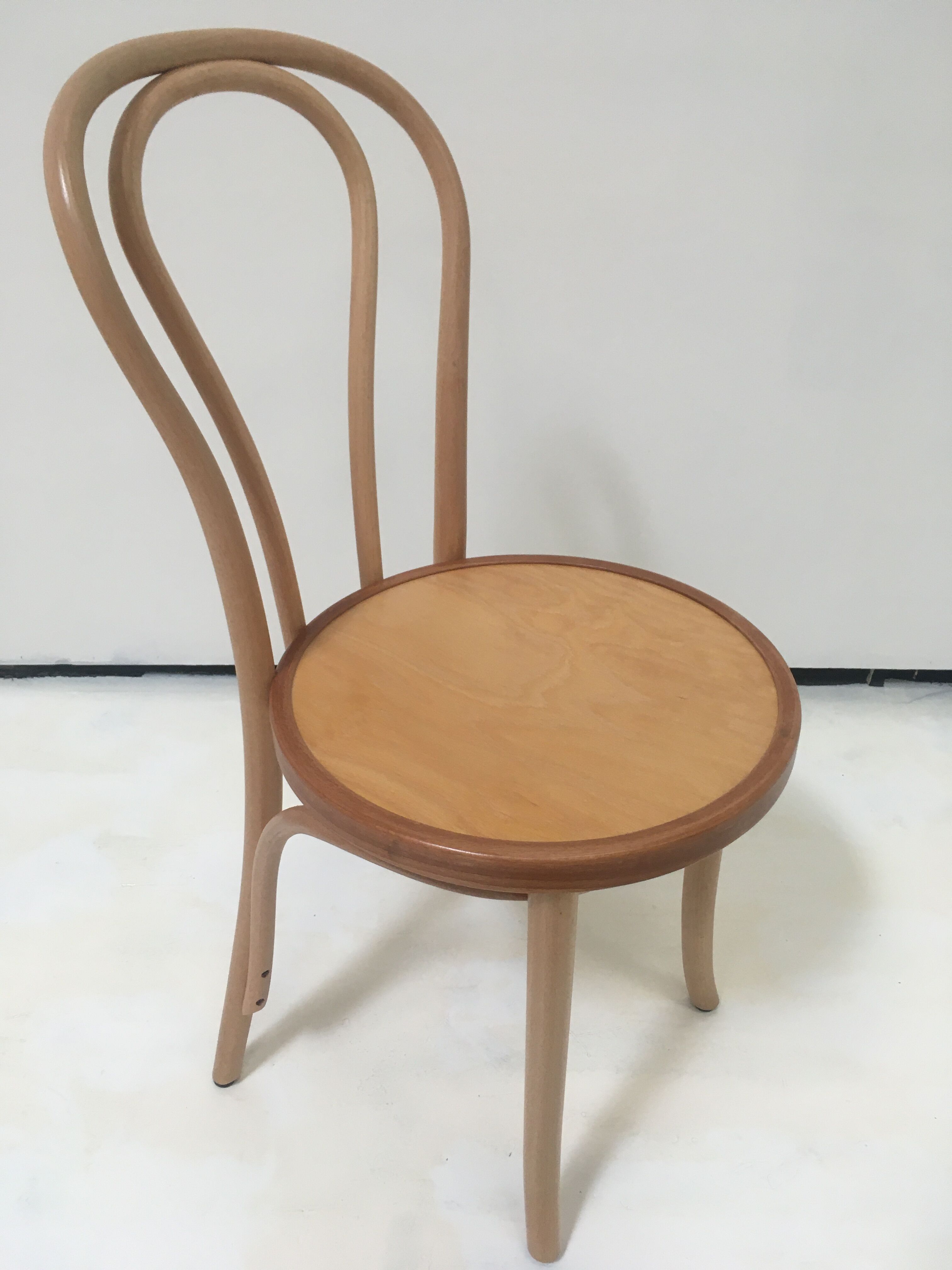 Lot of 6 curved wooden chairs type bistro