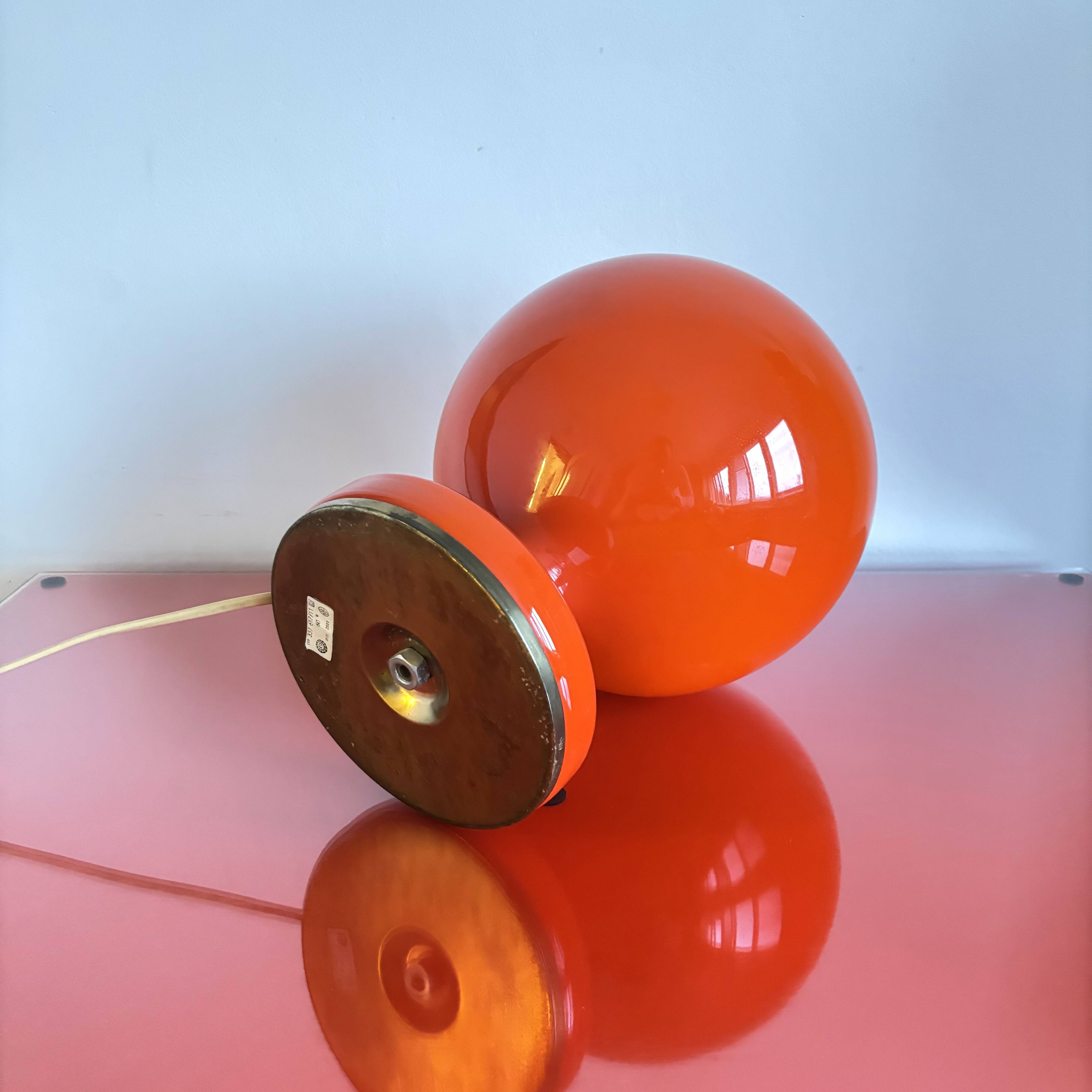 Lampe de table en verre du milieu du siècle par Štěpán Tabery pour Osvětlovací Sklo, années 1960.