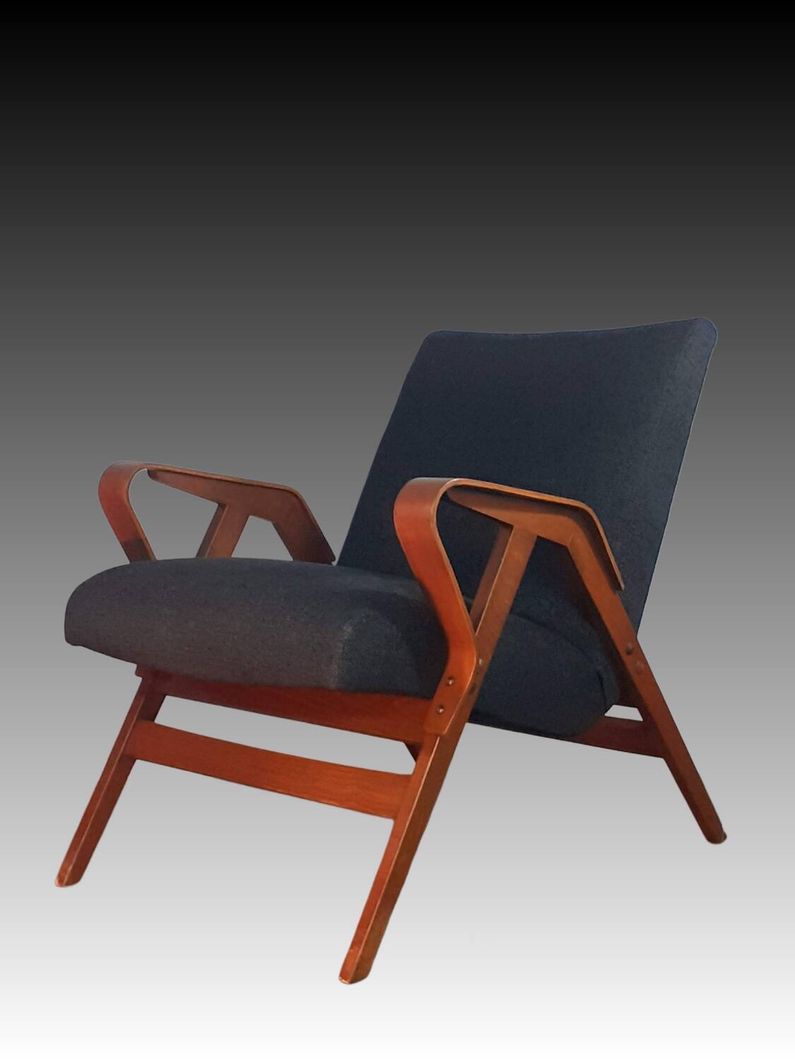 Jiràk armchair by tatra, czech vintage 1960s