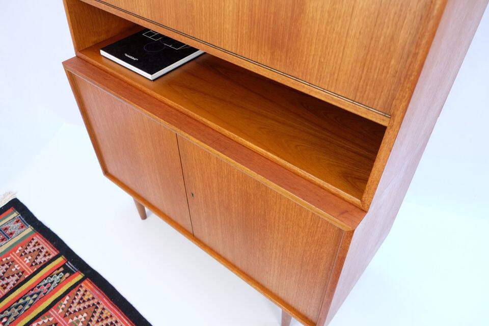 Commode en teck style années 60/70, avec bar, style rétro années 60/70.