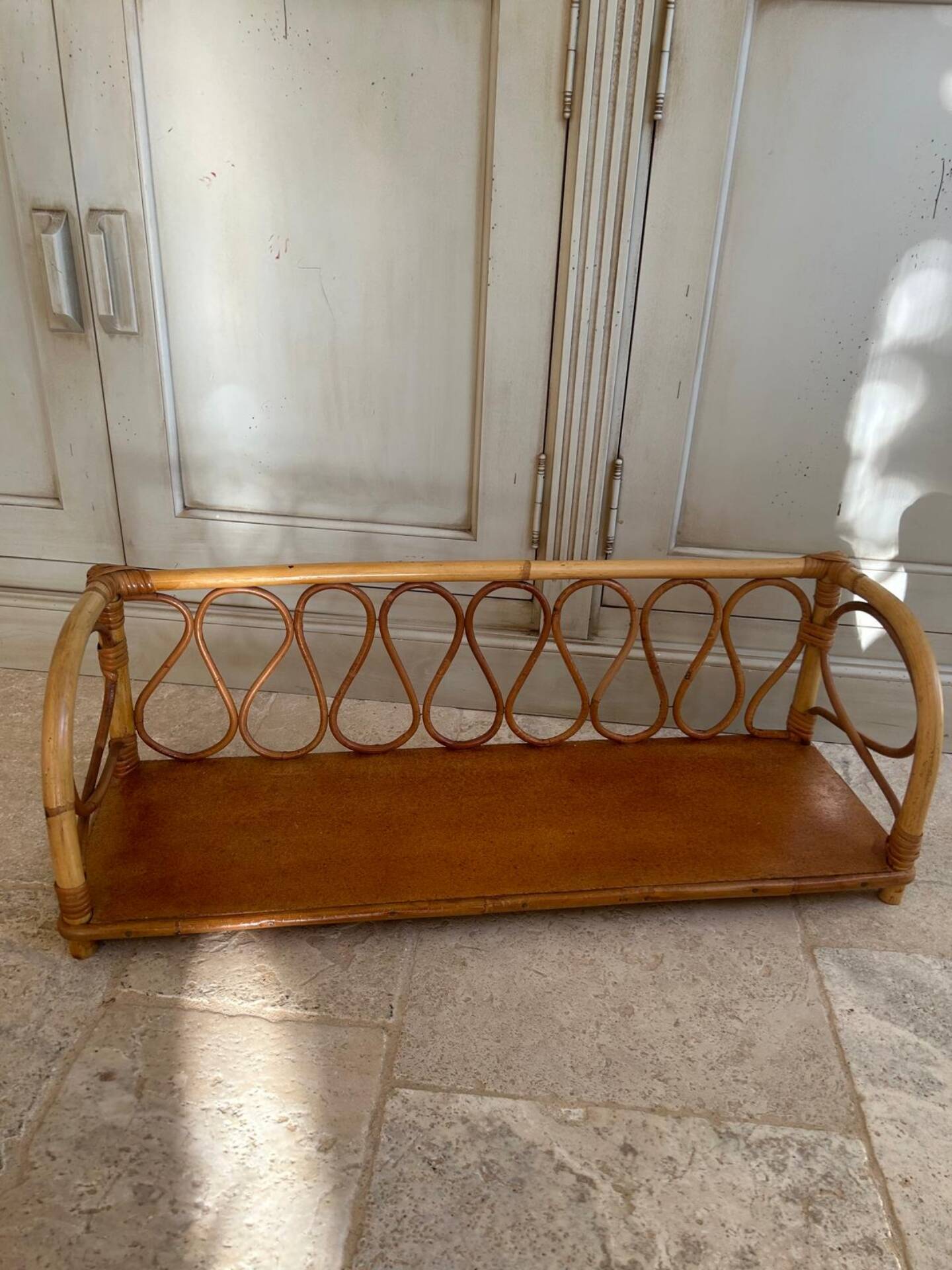 Étagère vintage en rotin osier année 70 bohème