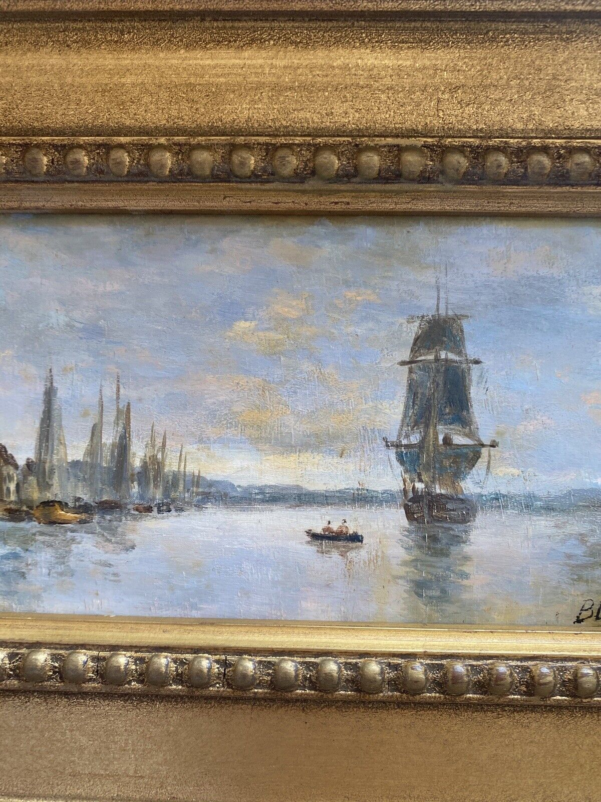 Table hsp marine with sailboats and port