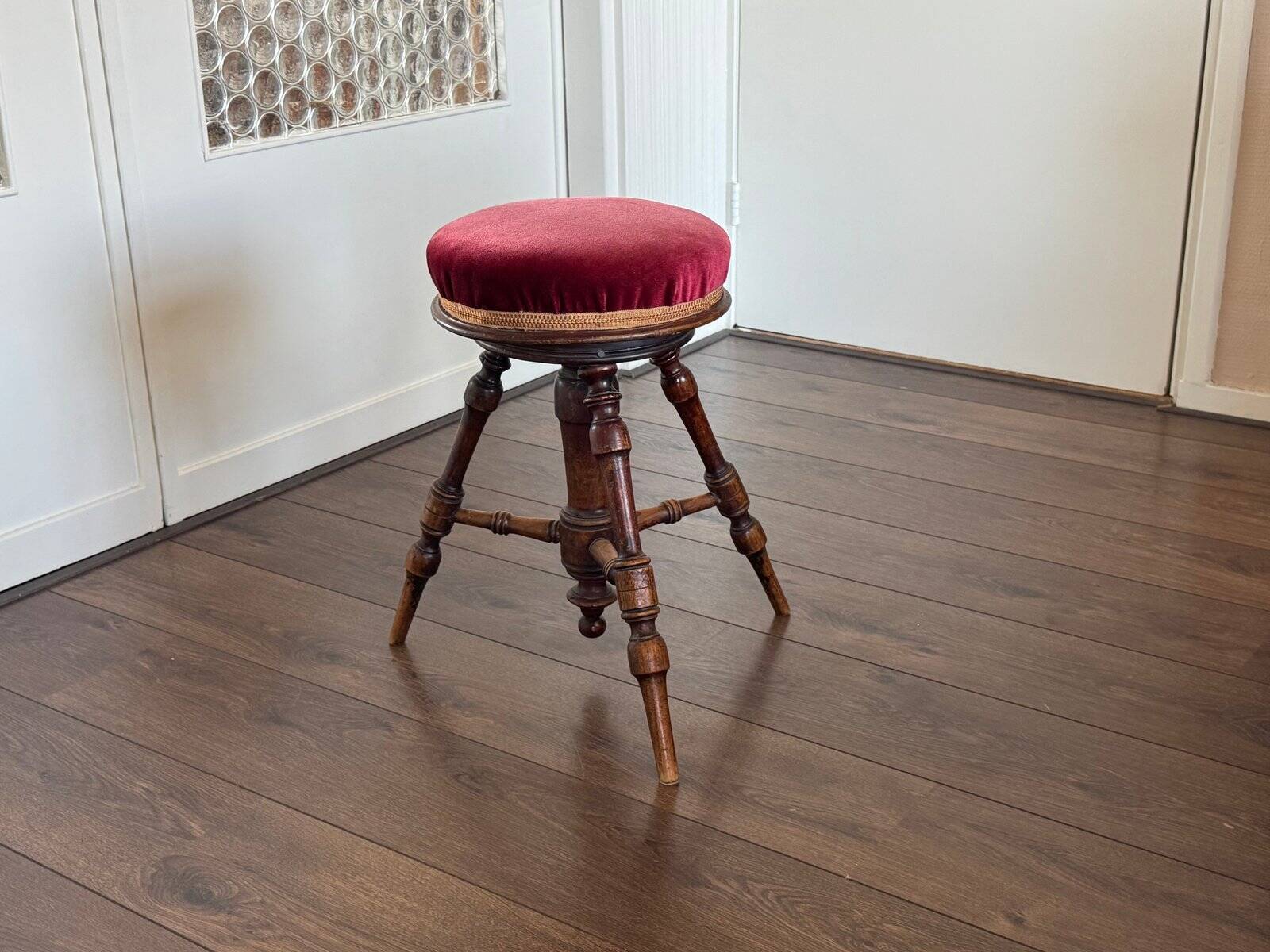 Antique Victorian adjustable stool in walnut, 1900s