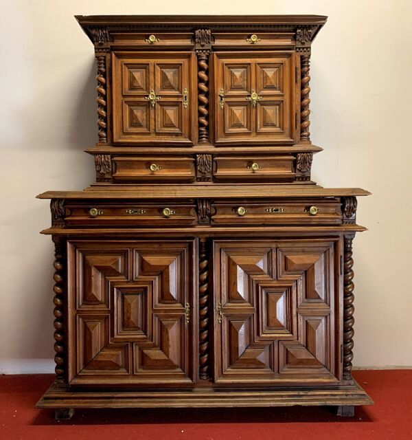 Cabinet 4 volets a retrait époque louis xiii en noyer massif vers 1650-1680