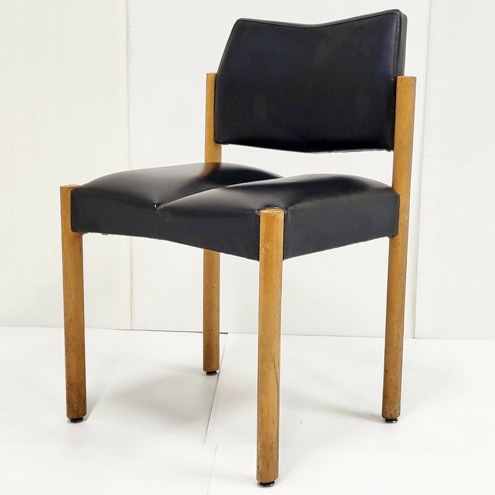 Pierre guariche: vintage 1970 chairs in black skai & beech 70s 19