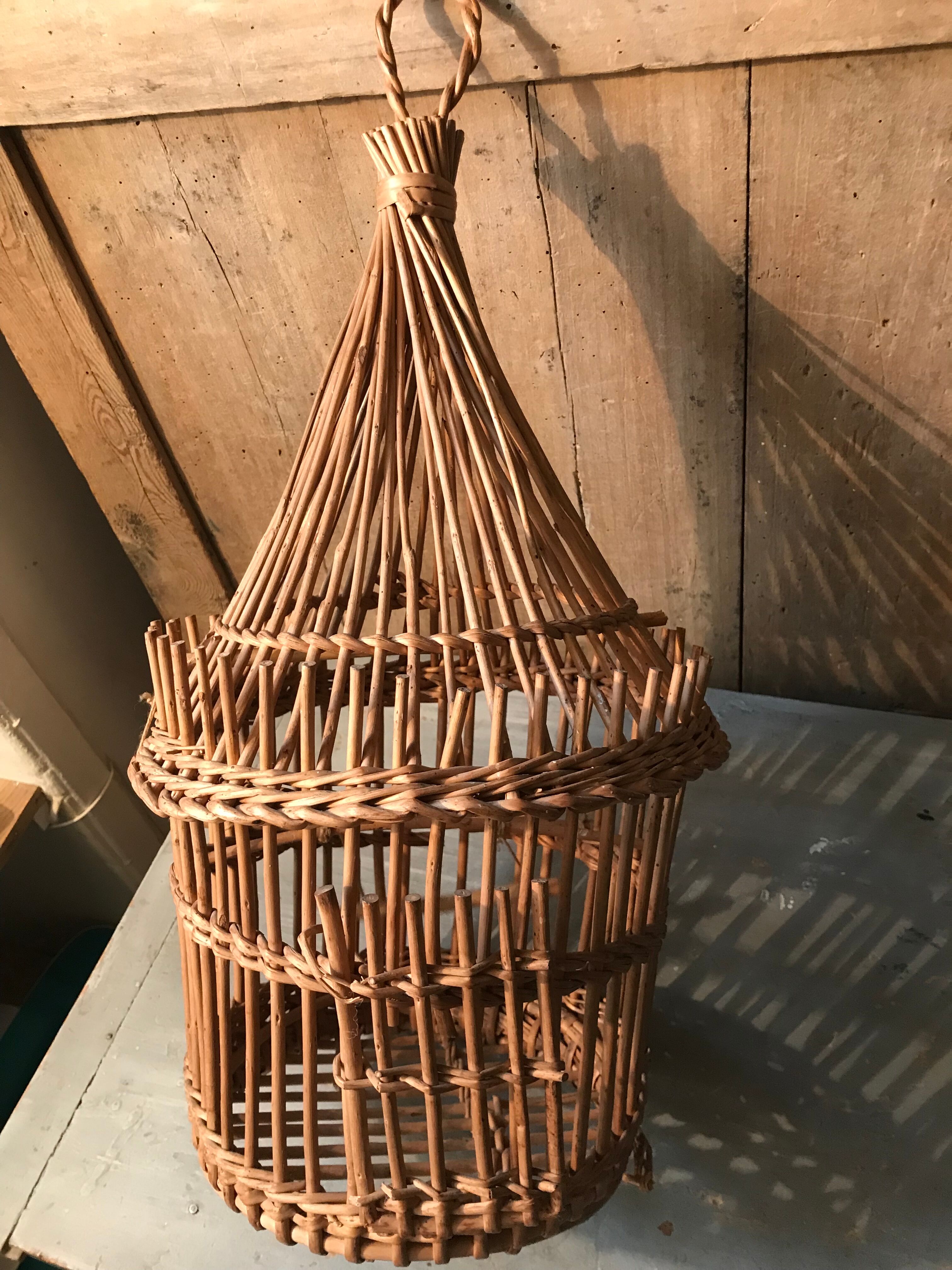 Cage à oiseau en osier