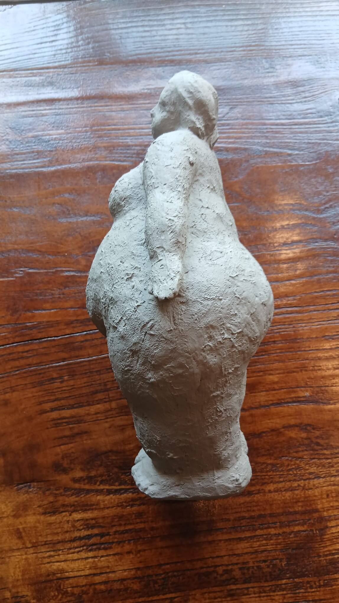 Woman sculpture in Nanas/Botero style
