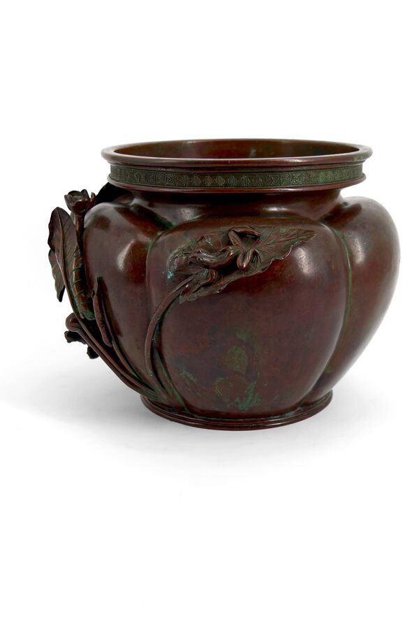 Exceptionnelle jardinière / cache-pot en bronze japonais patiné c. 1880