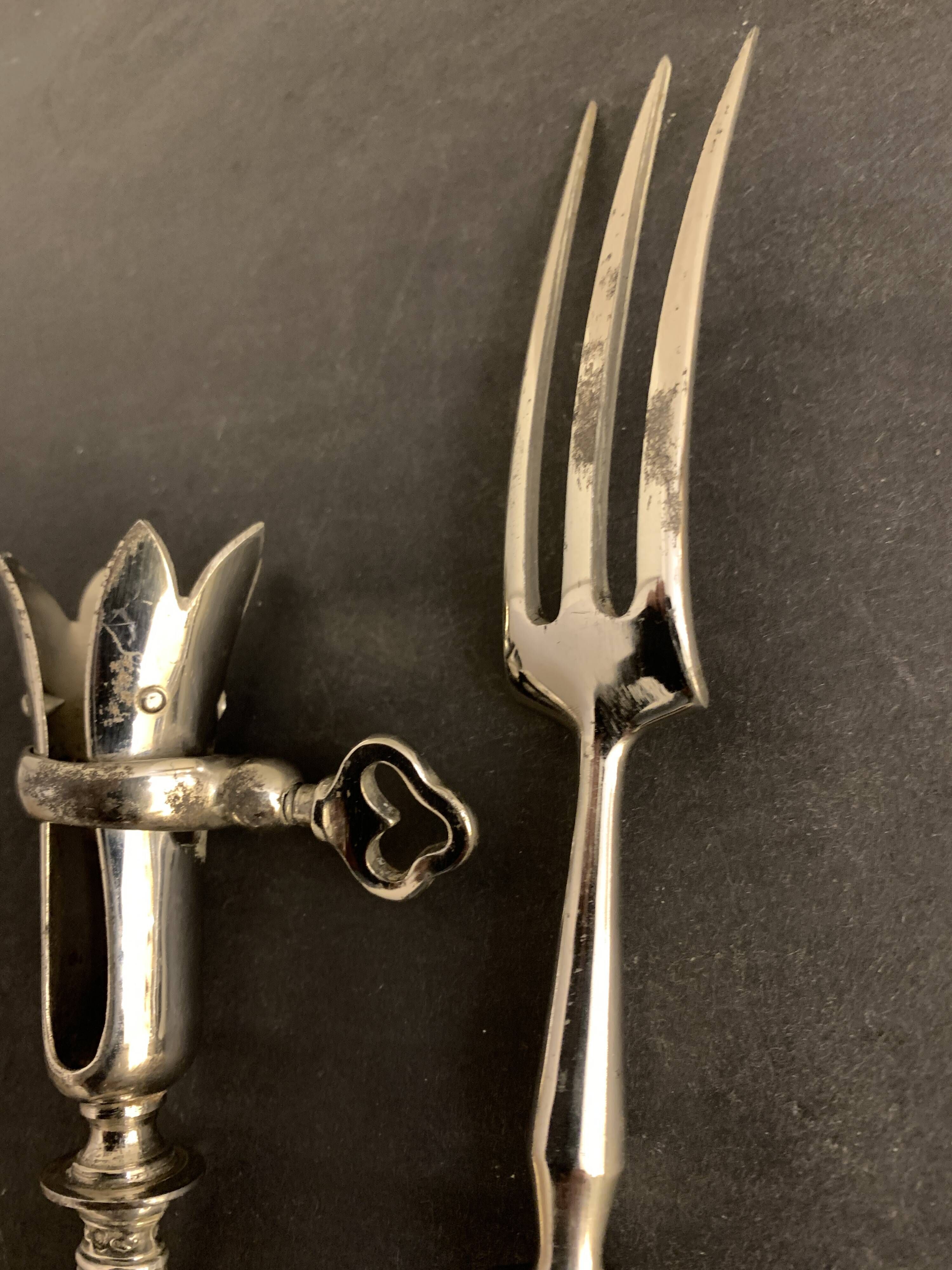 4 couverts de service en argent pour gigot et salade, XIXème