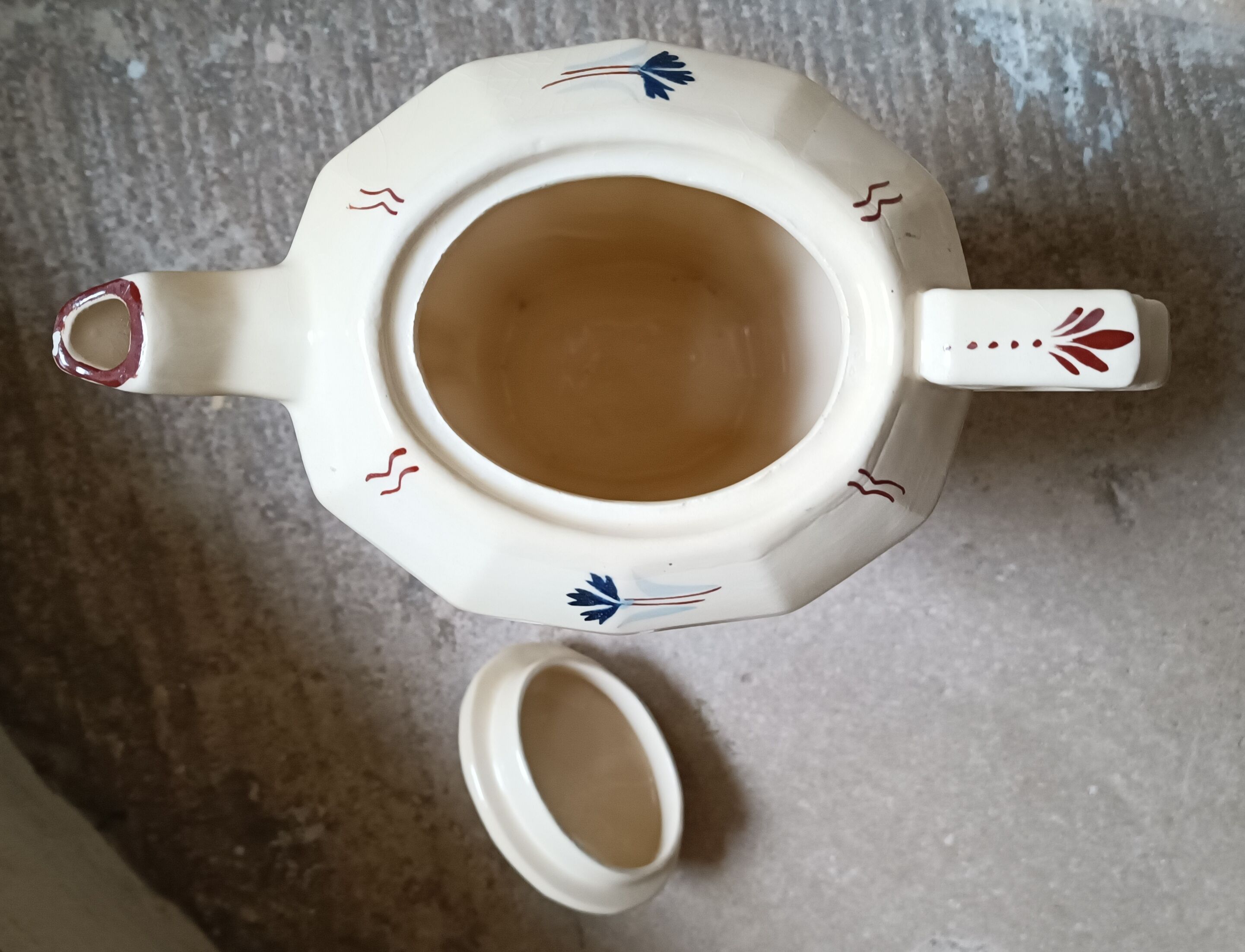 Iron earth teapot Moulin des loups