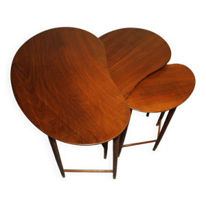 3 tables gigognes attribuées