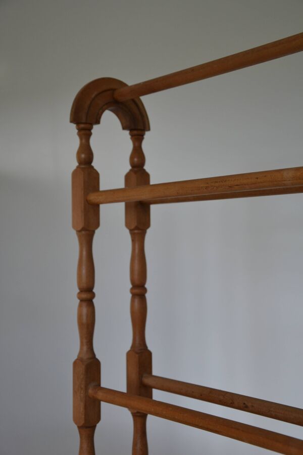 Porte-serviettes en pin