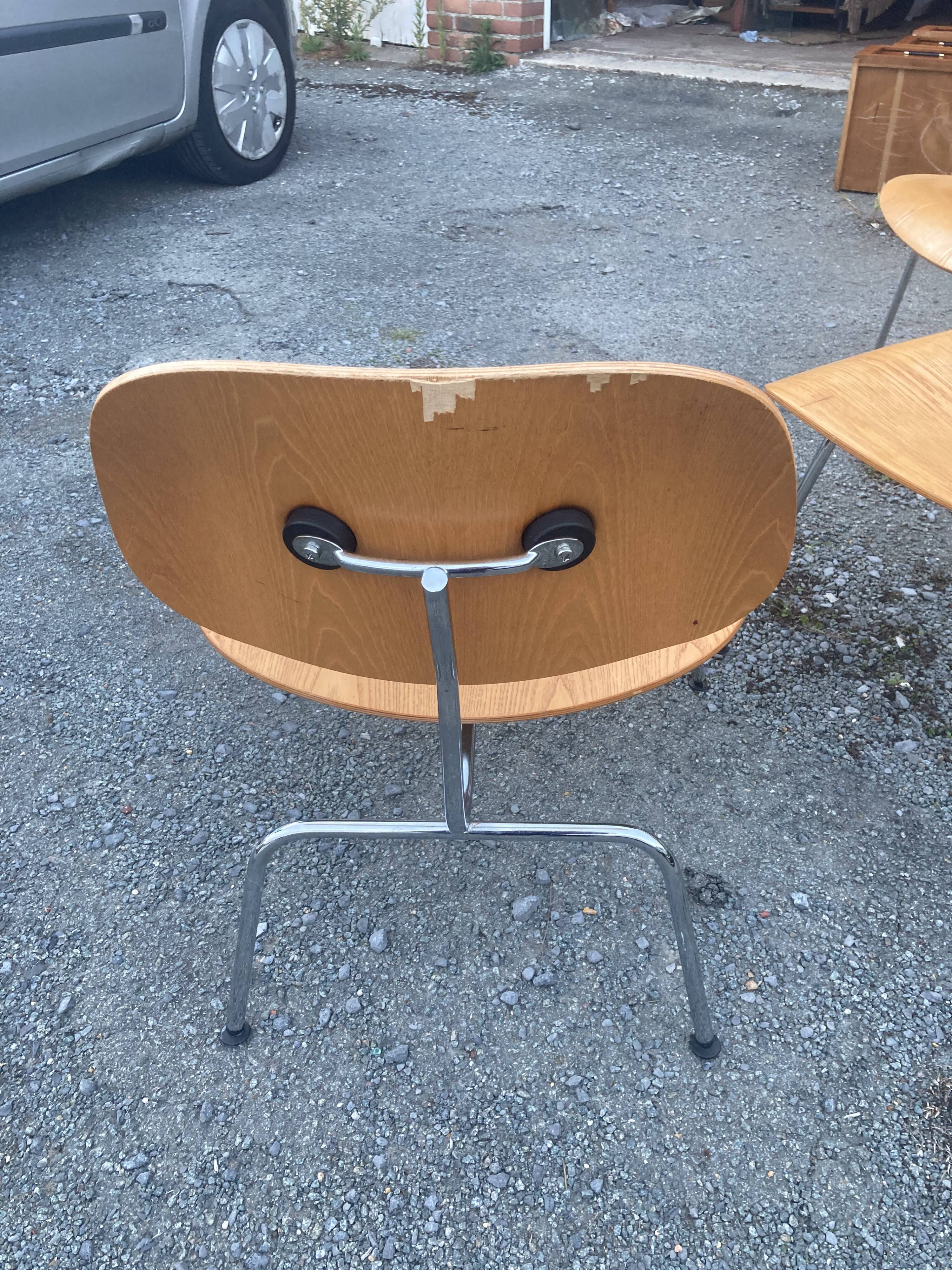 Chaises Charles Eames