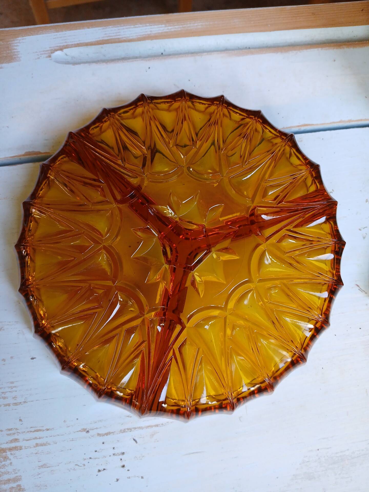 Plat apéritif vintage en verre ambré 