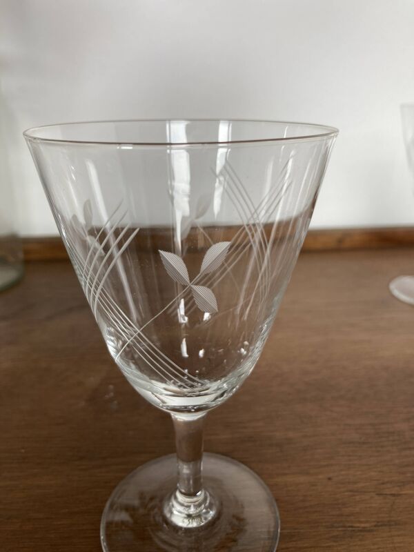 Série de 6 verres ciselés