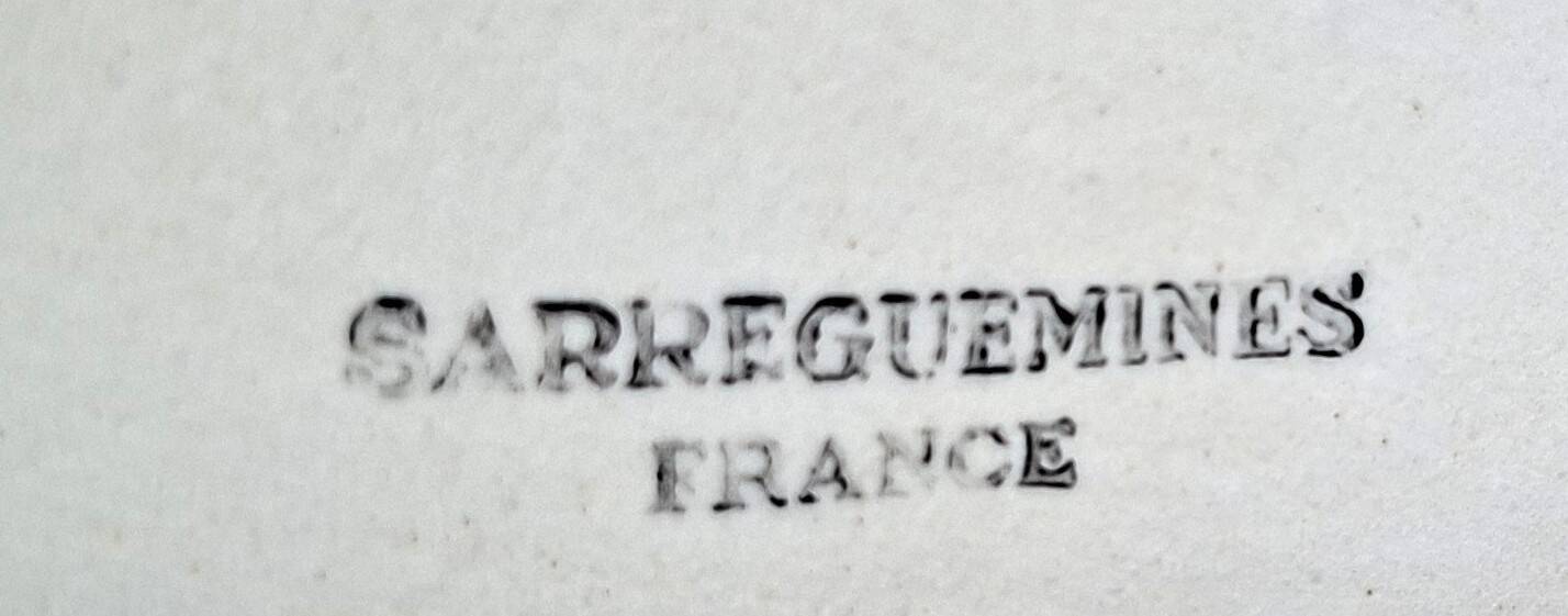 White ceramic coffee pot from Sarreguemines.
