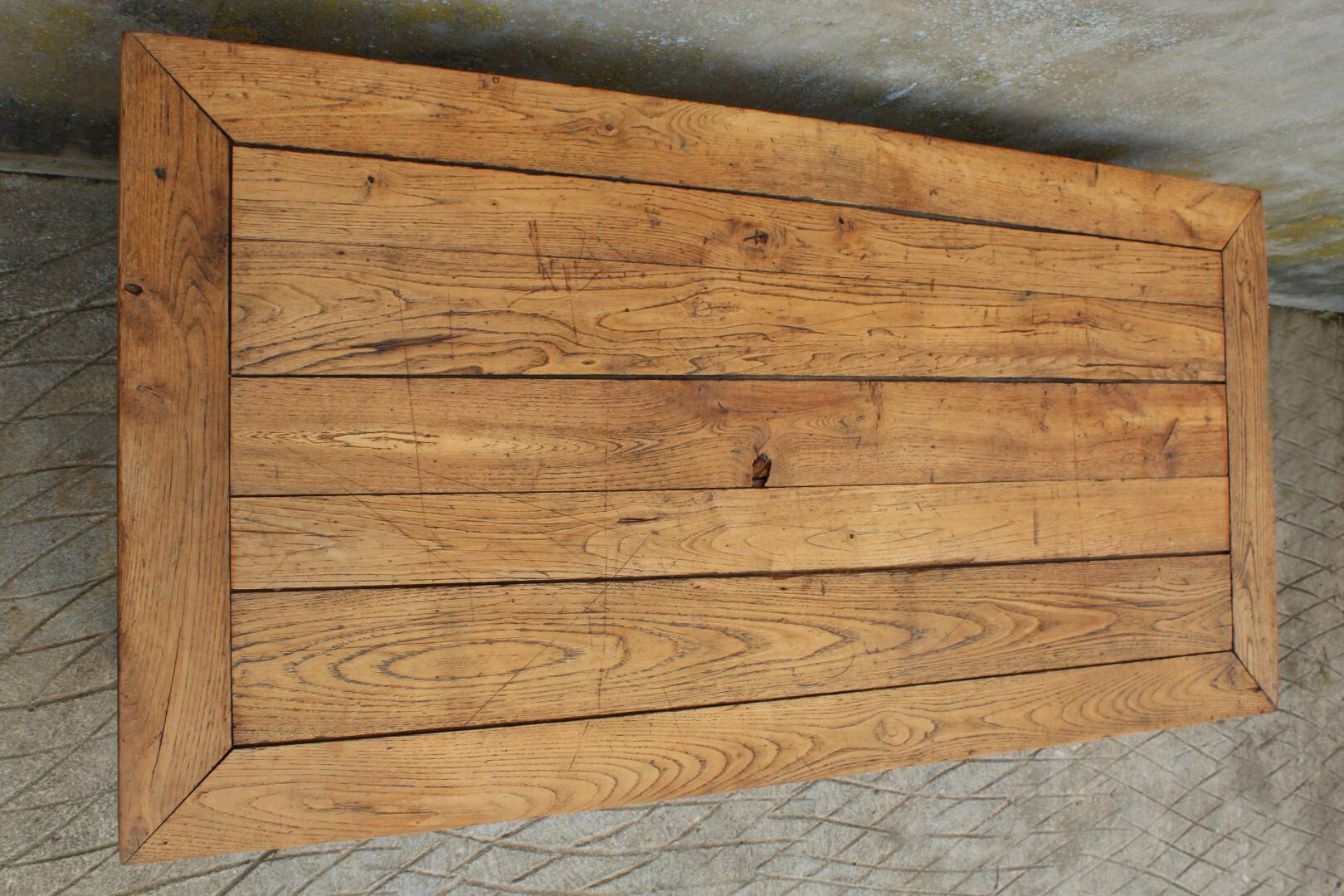 Farm table