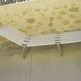 Vintage sunbathing chair