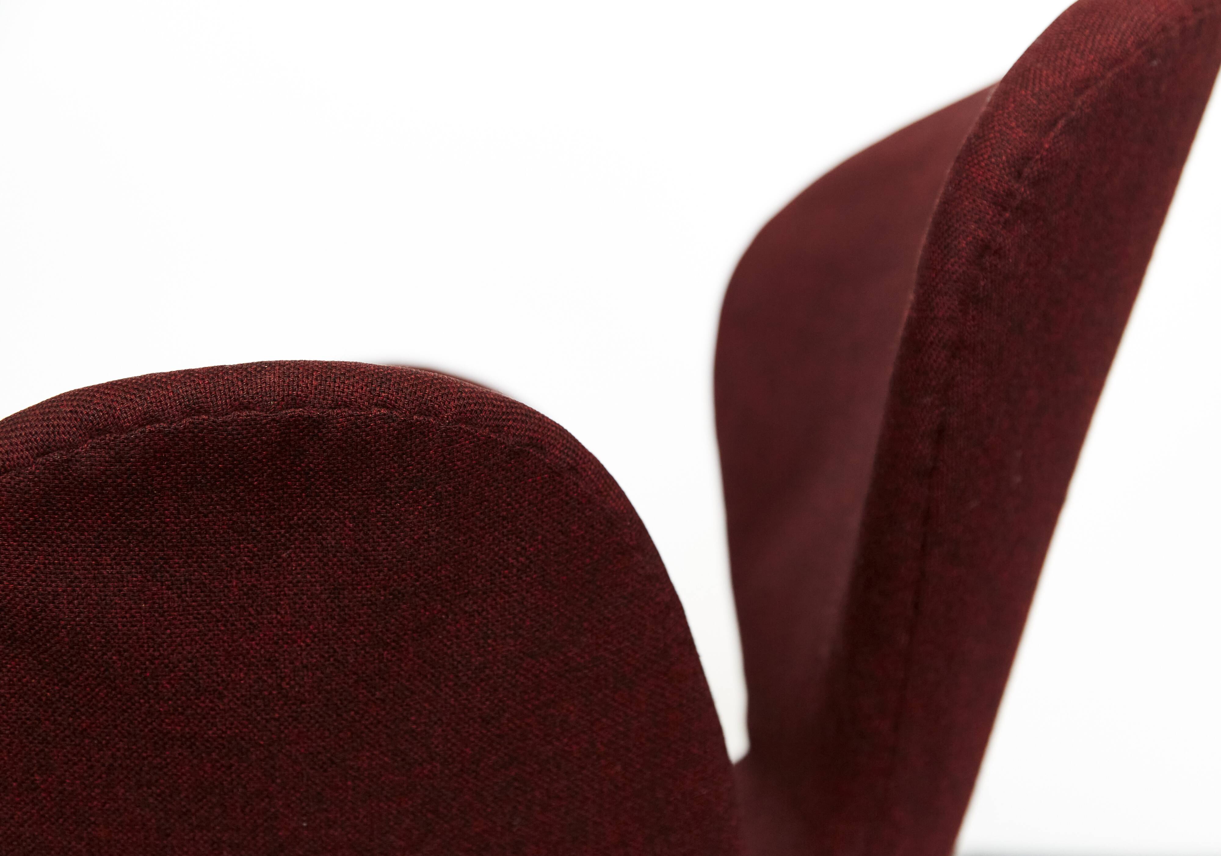 Arne Jacobsen Swan Chair for Fritz Hansen