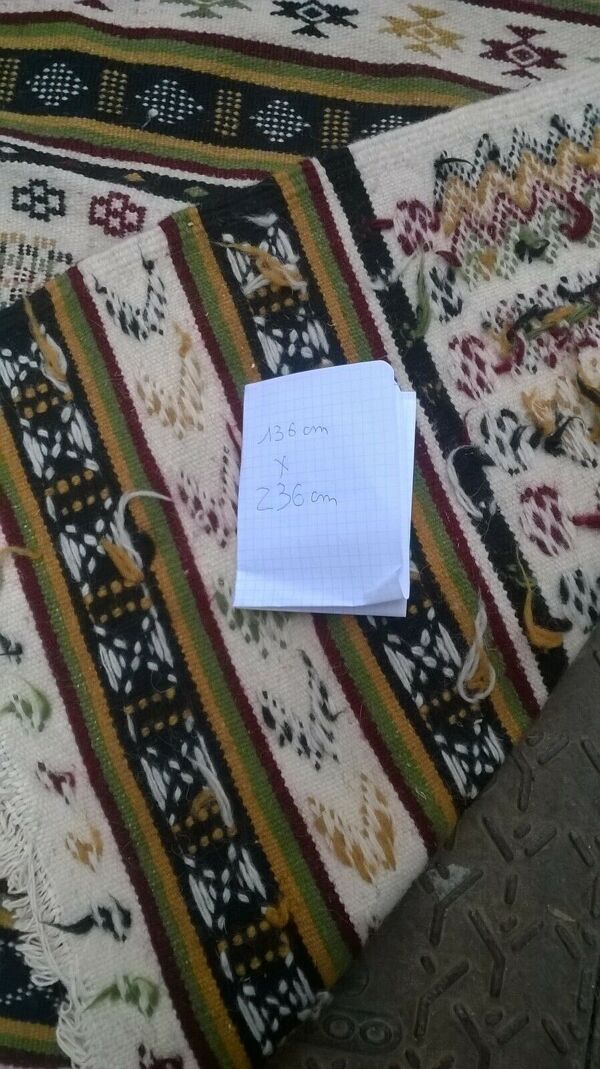 Tapis artisanal ''noué main'' 136x236cm