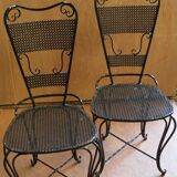 Paire de chaises de jardin en fer forgé laquées noir