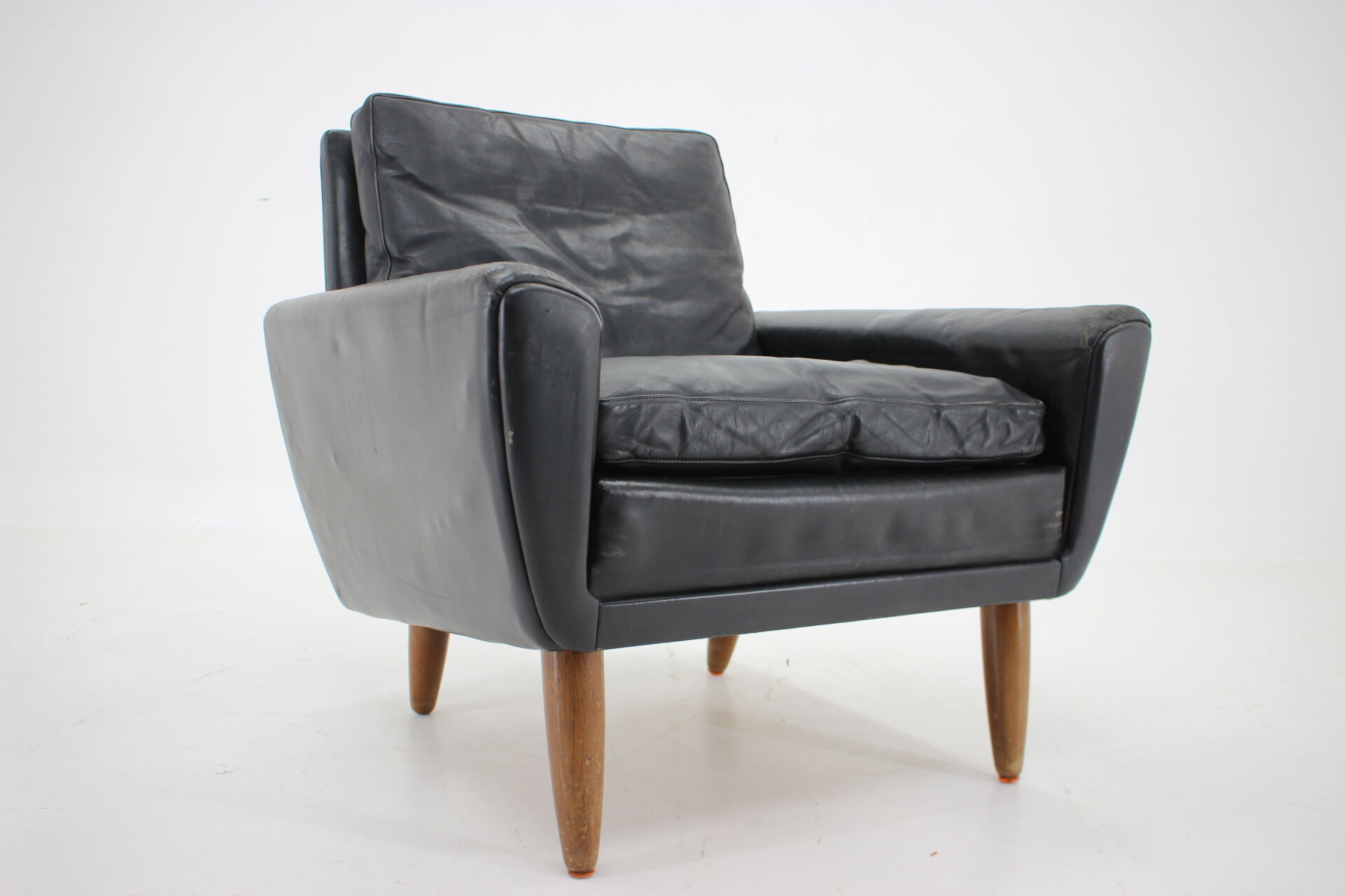 1960s black lether danish armchair