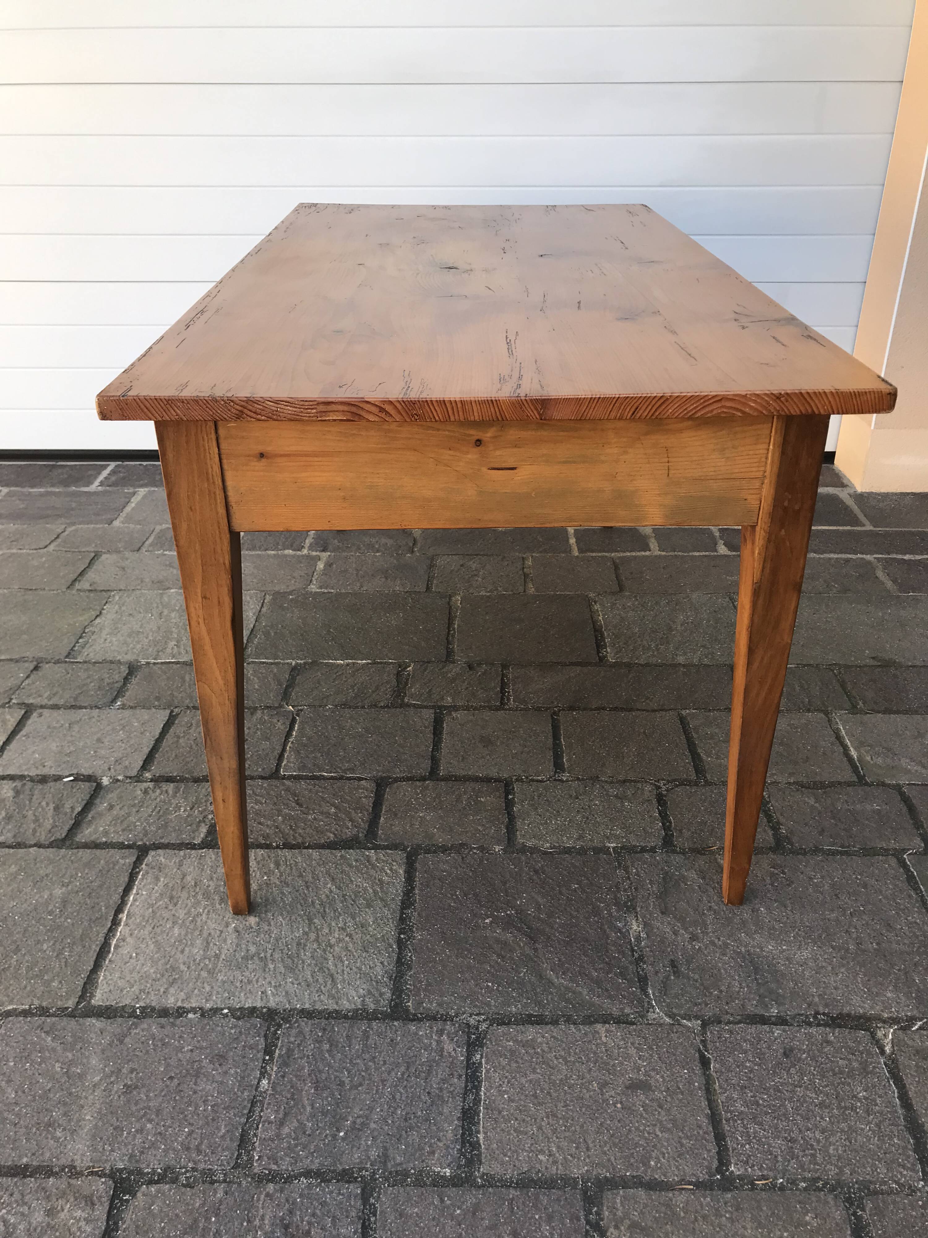 Farm table