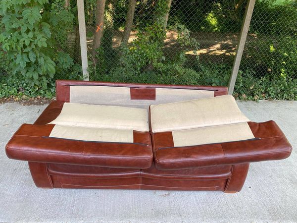 Canapé scandinave 3 places en cuir bordeaux vers 1930