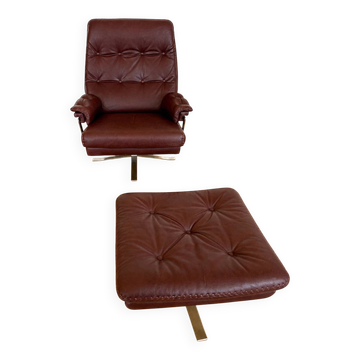 Fauteuil et repose-pieds vintage rétro Arne Norell en cuir bordeaux