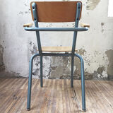 Master chair with armrests