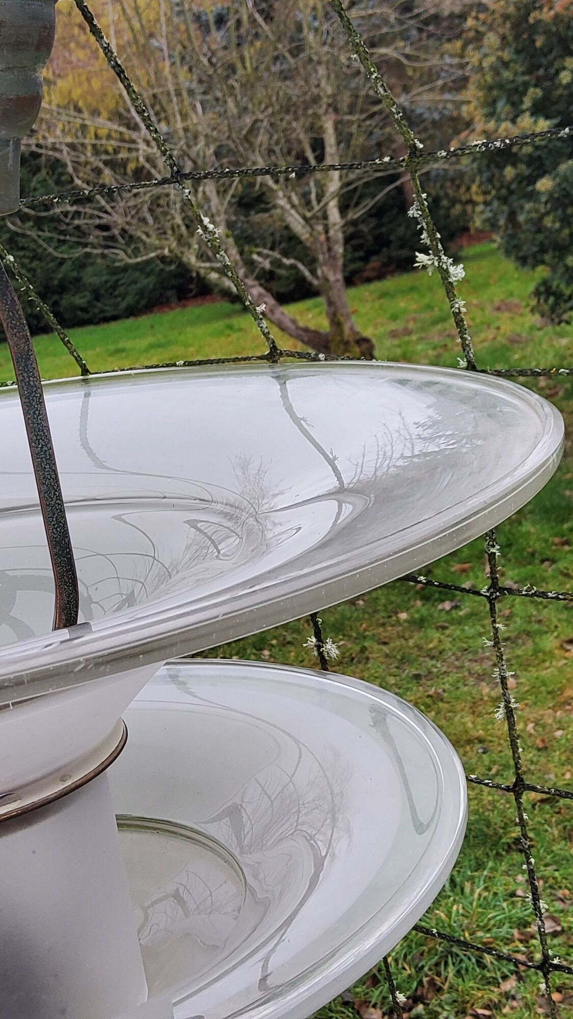 Art Deco chandelier in bronze and silvered brass double sink in opalescent glass