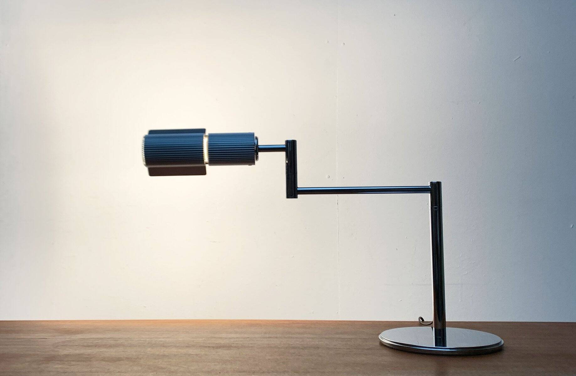 Lampe de table Haloprofil de l'ère spatiale vintage par V. Frauenknecht pour Swisslamps International, années 1970
