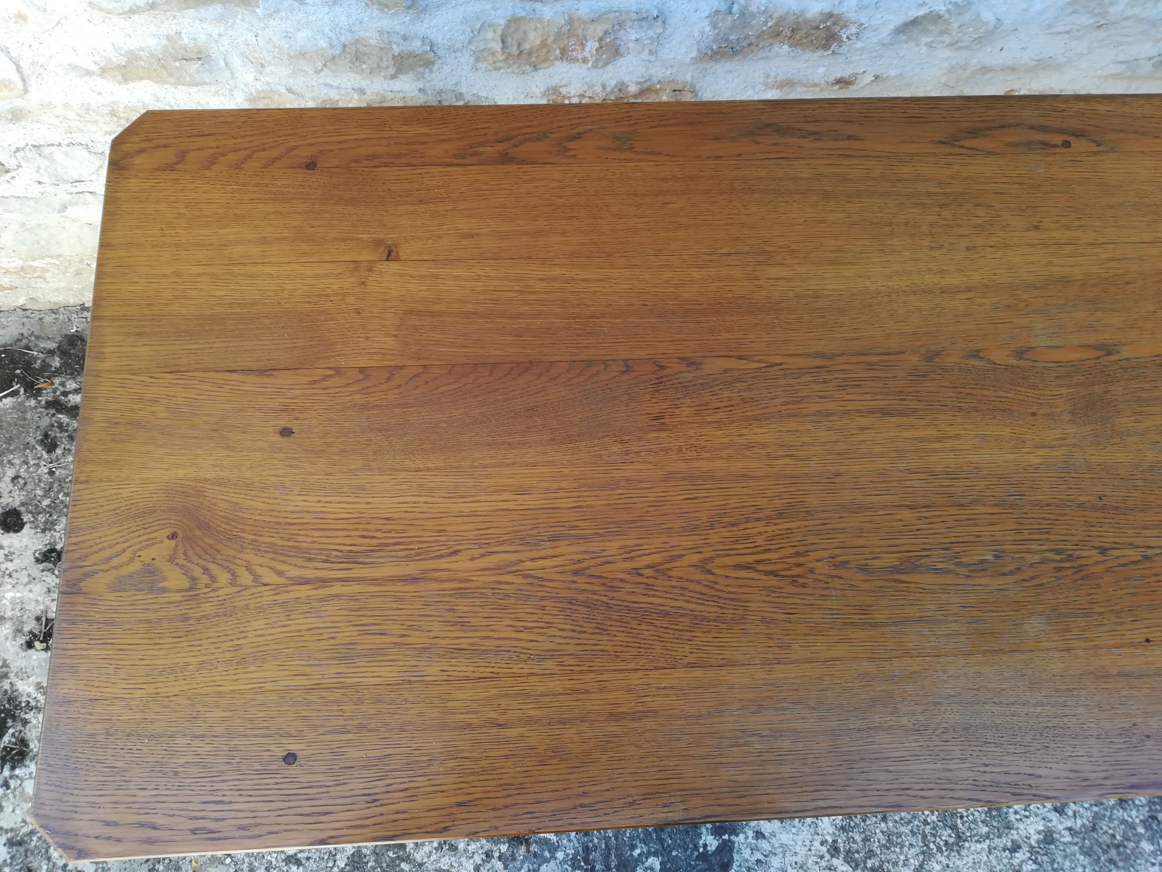 Oak table with two extensions