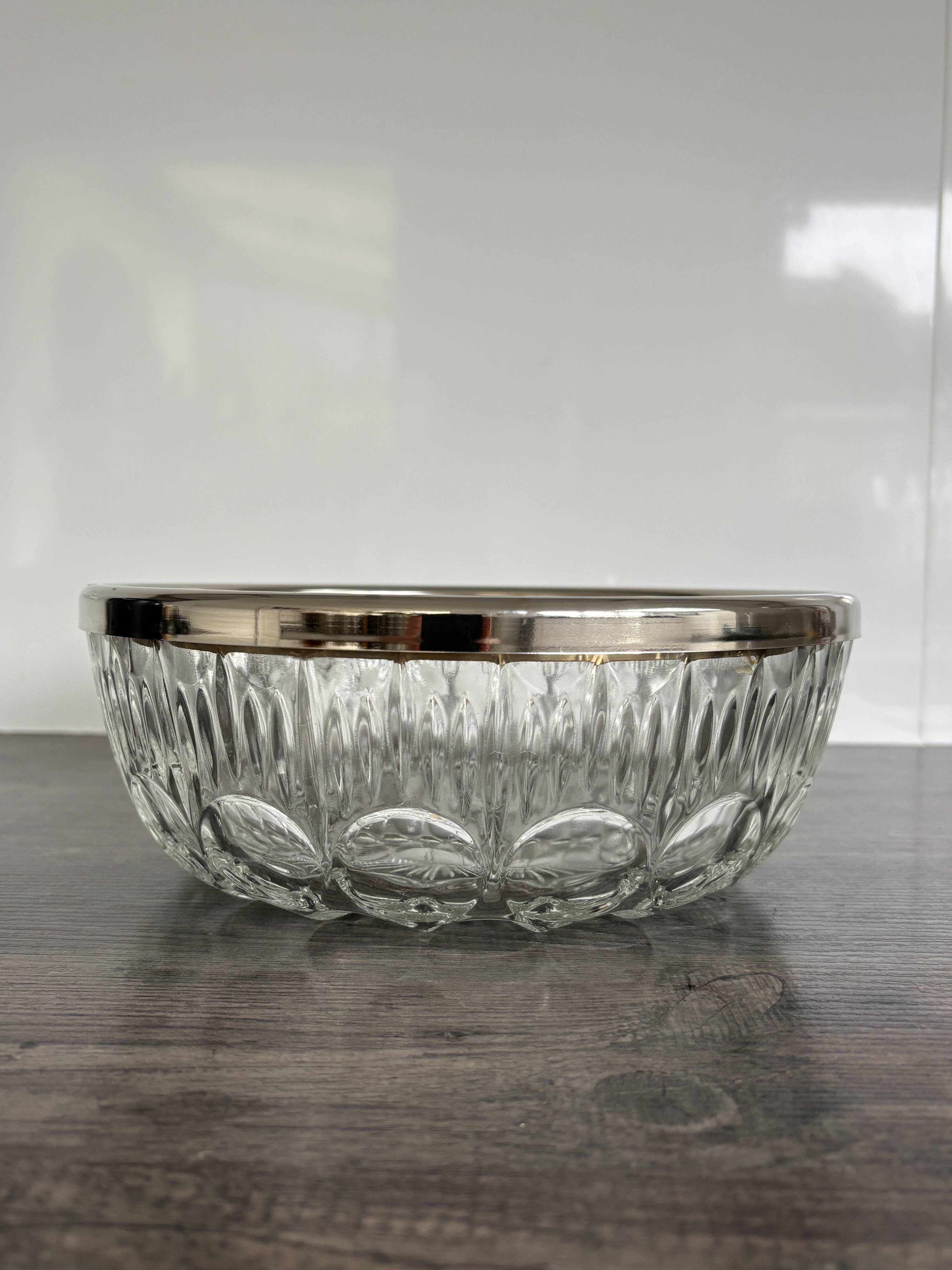 Vintage salad bowl in moulded glass and silver-plated metal.