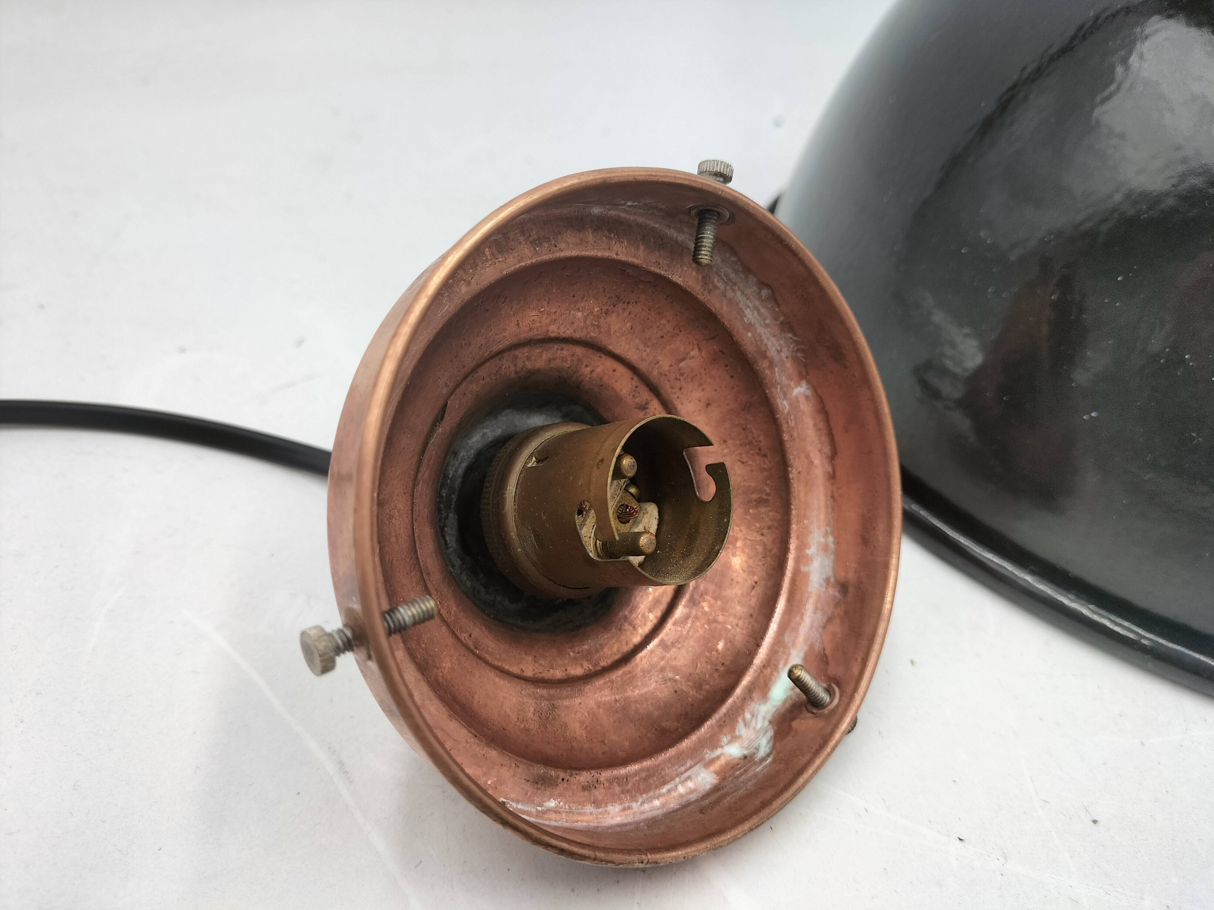 Industrial pendant light