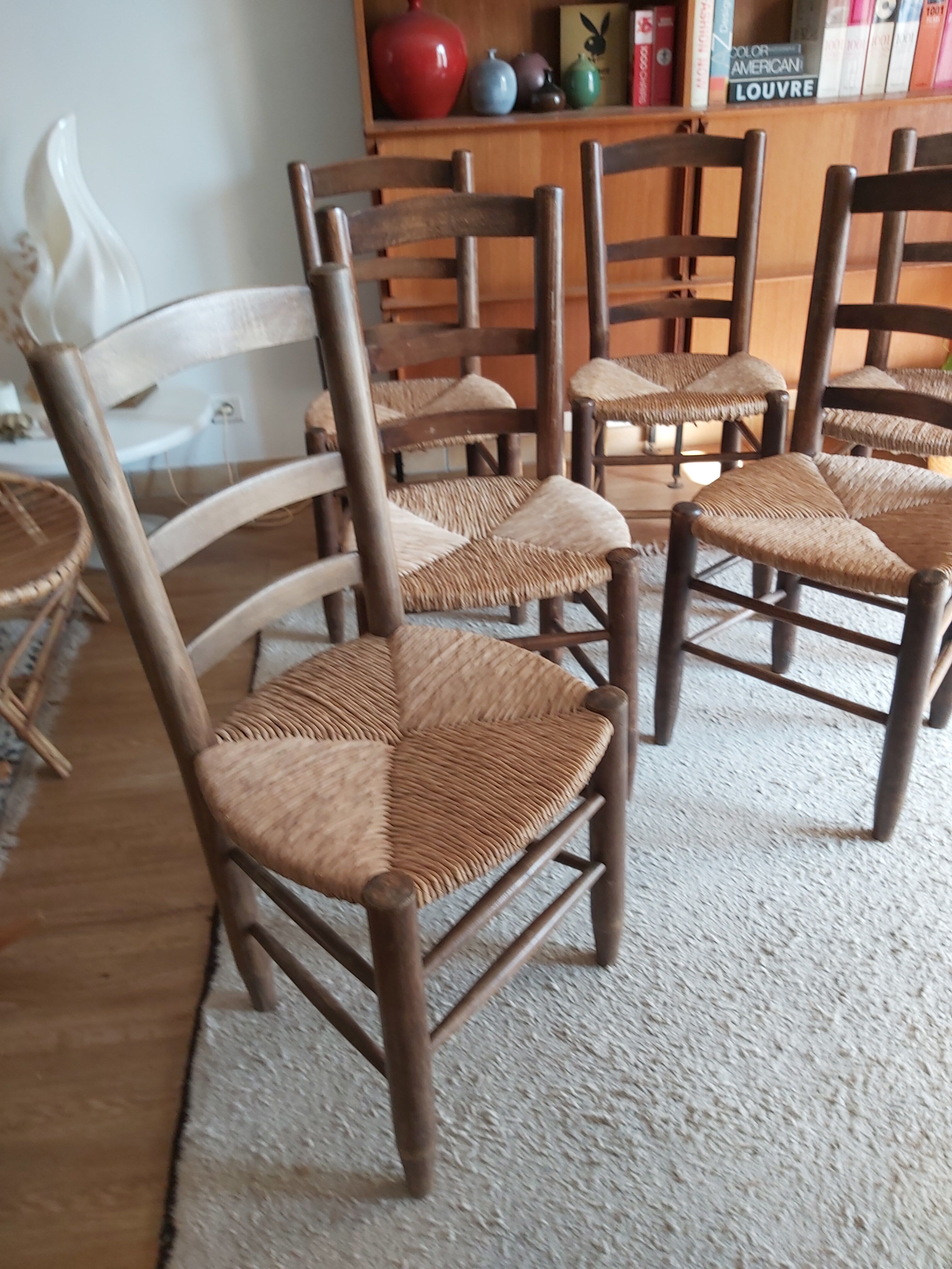Set of 6 wooden chairs and 50s straw