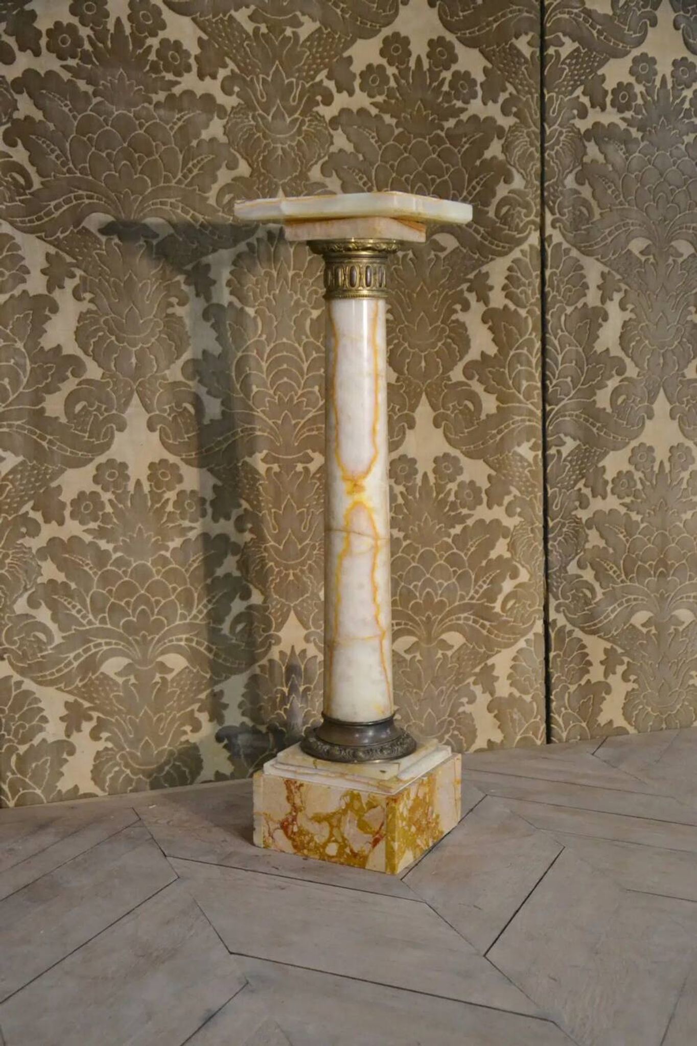 Colonne en onyx fin 19e siècle