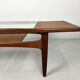 Table basse en teck des années 1960 par G-Plan, conçue par V. Wilkins.