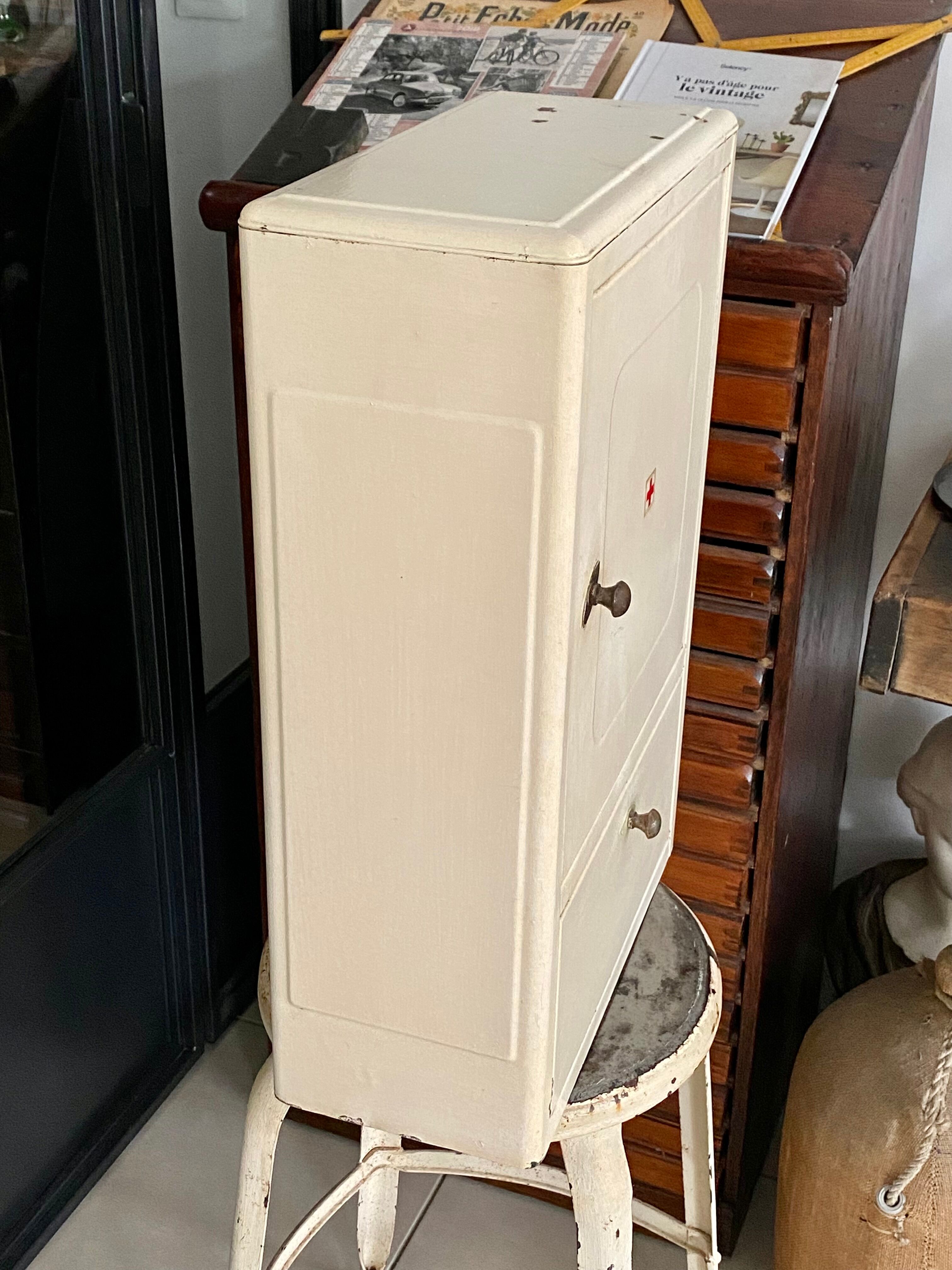 Vintage metal medicine cabinet