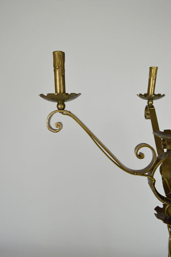 Lampadaire doré en fer forgé
