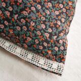 Doll bassinet with its bedding