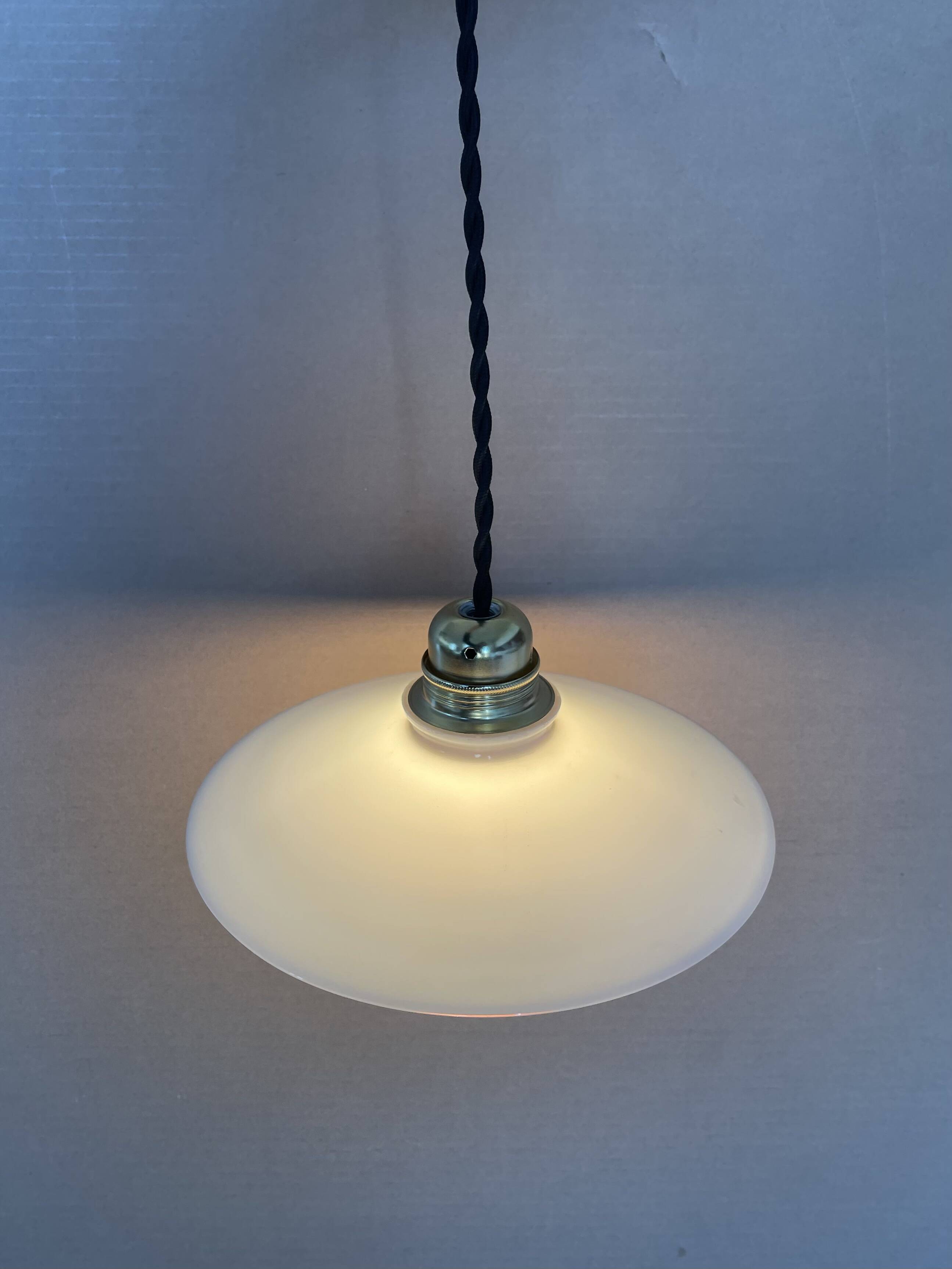 Old opaline suspension D21cm