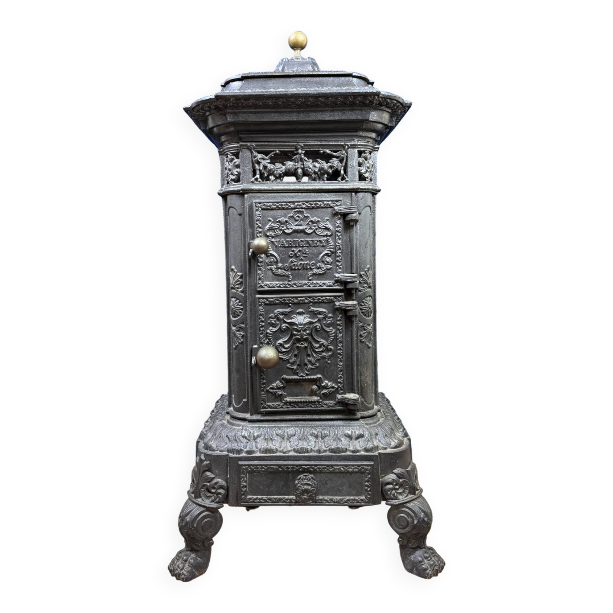 Beautiful cast iron stove, pagoda model, from Varigney in Haute Saône