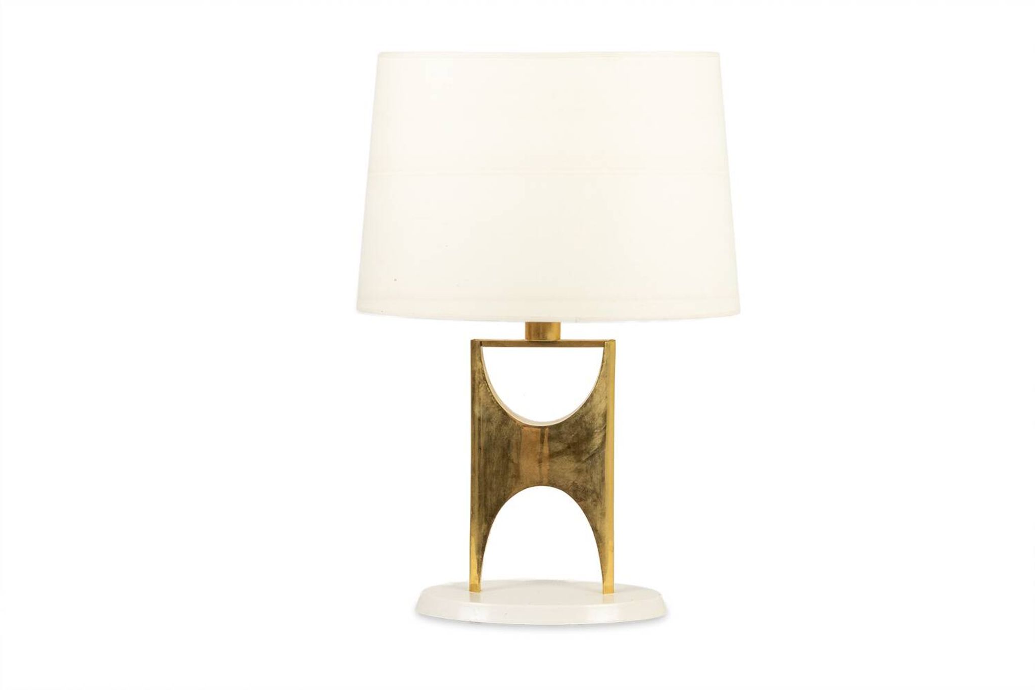 Lampe en bronze doré de forme H. 20e siècle.