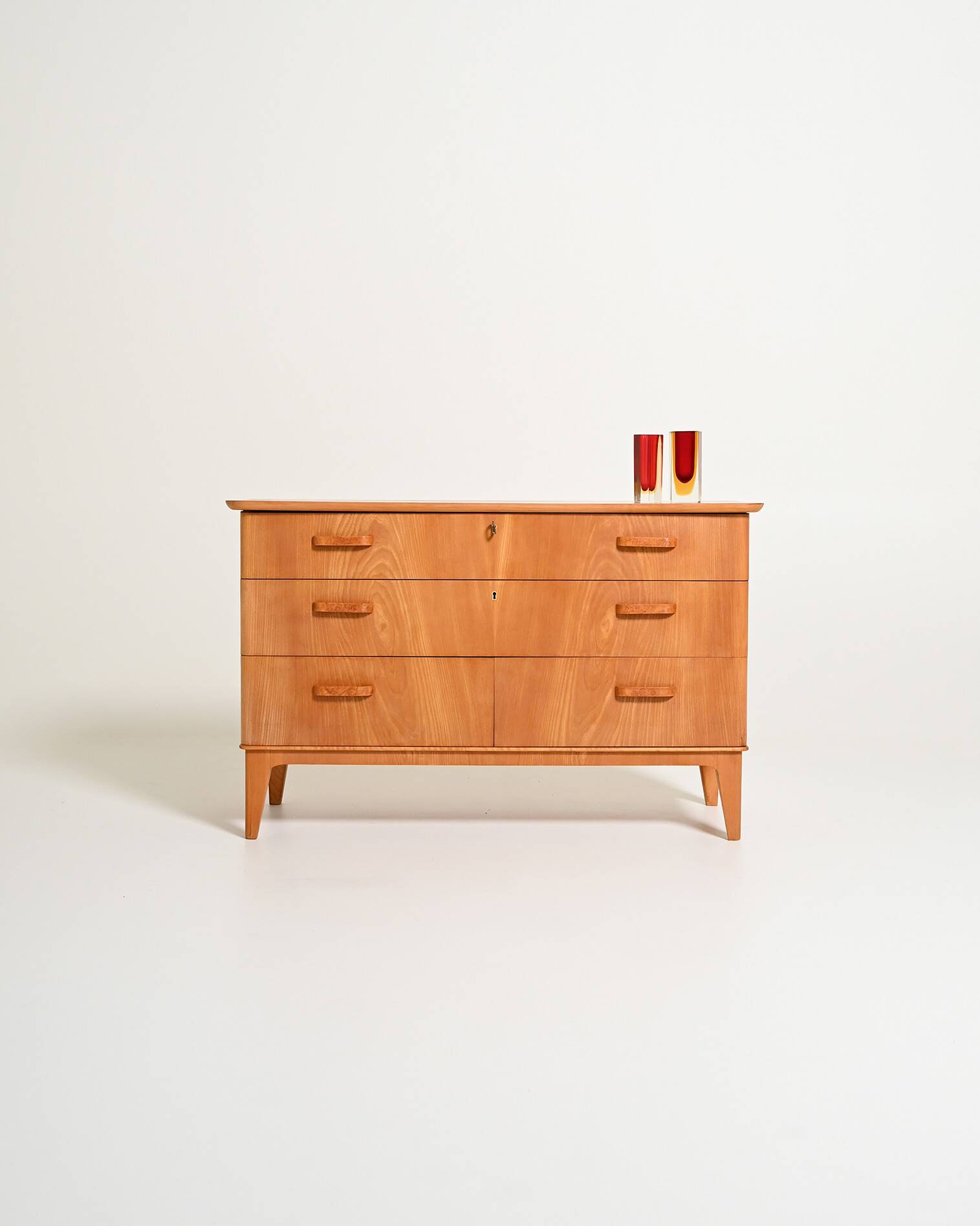 Commode scandinave en bois d'orme, années 1950
