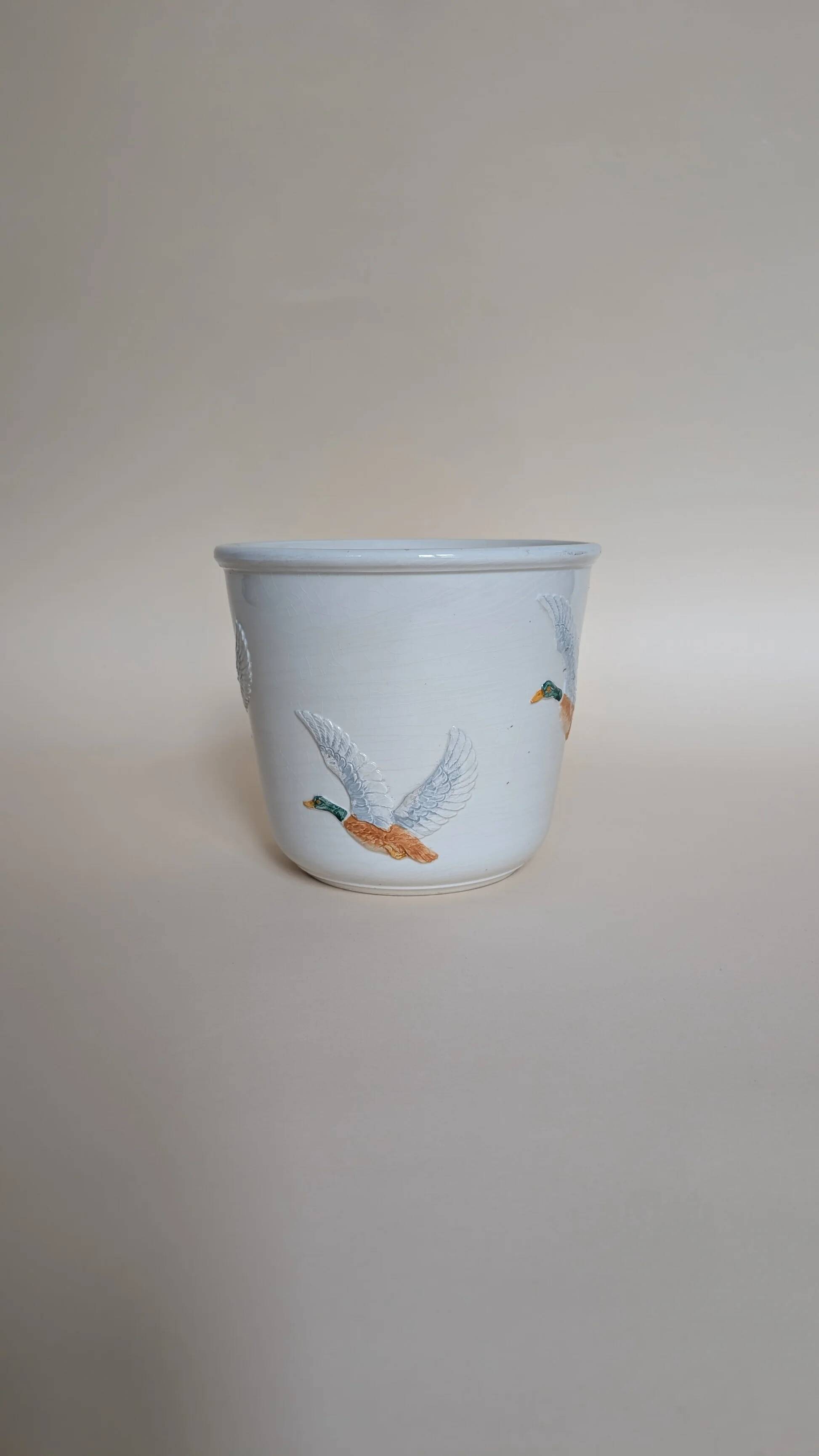 Duck cache pot
